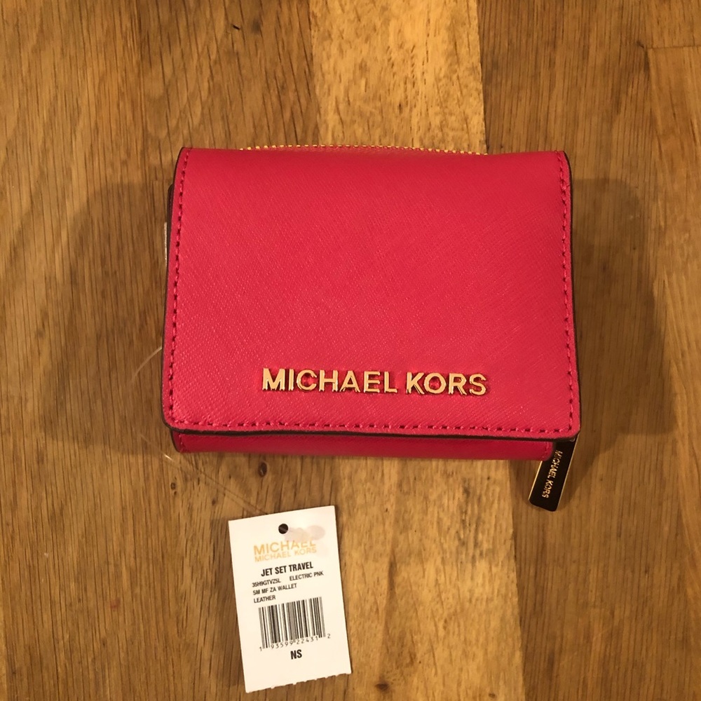 Michael Kors Jet Set Travel Wallet- Electric Pink